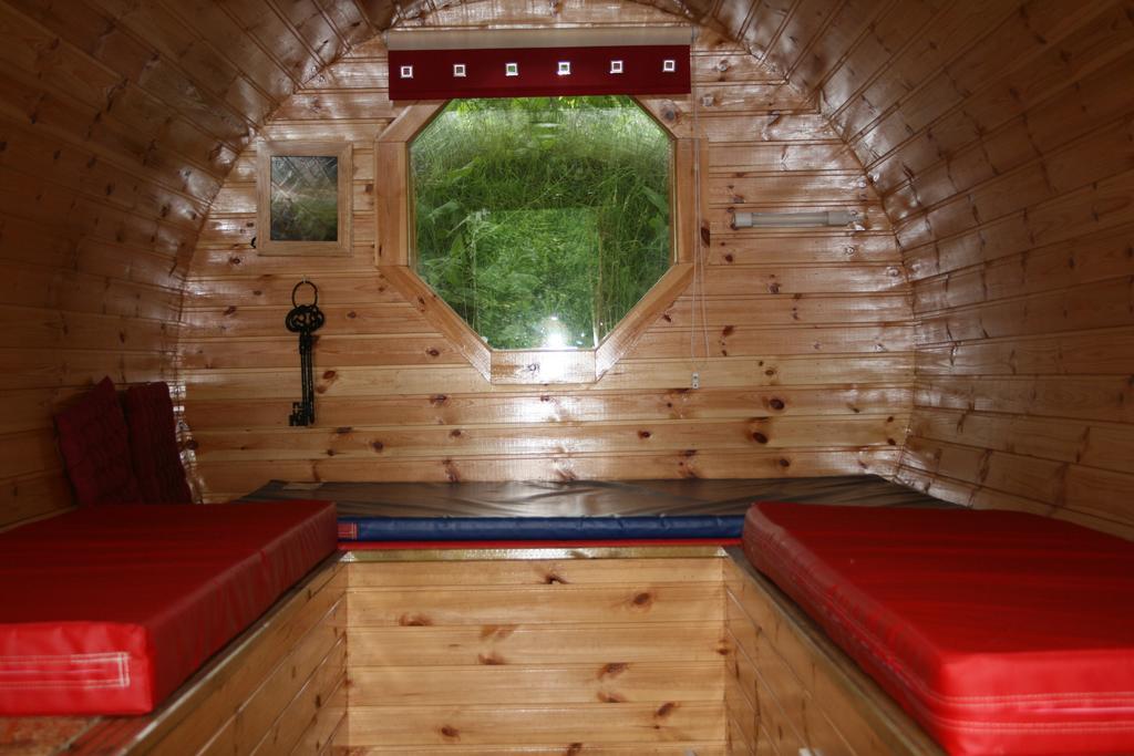 Bcc Lochness Hostel Pods Bearnock Chambre photo